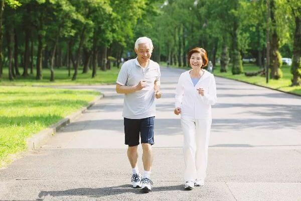 Hình ảnh chạy bộ - phương pháp thể dục cho người bị bệnh đường huyết
